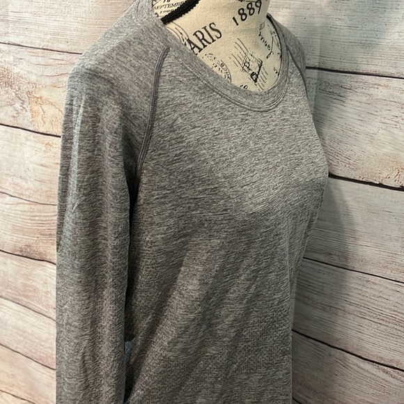 Lululemon Swiftly Tech Crew Top Long Sleeve Size 12 Seamless Running Hip Length - Picture 4 of 10